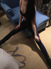 长相甜美、身材火辣小姐姐