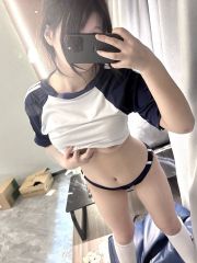 水嫩白巨乳小骚货