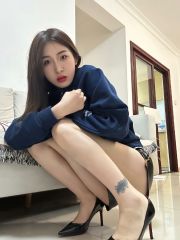 白云性感迷人大胸妹