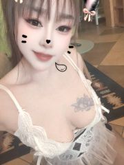 美乳小玲子