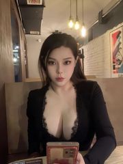 翘臀性感御姐